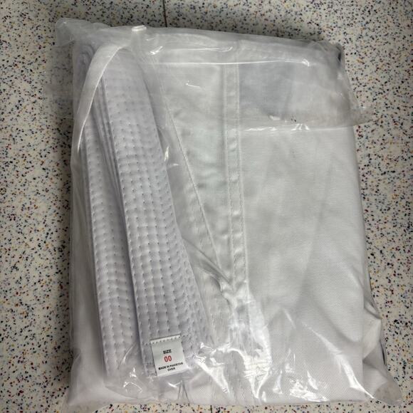NWT Bold Look Karate Gi 7.5OZ MIDDLEWEIGHT TRADITIONAL SETS Size 00 White New - Picture 3 of 5